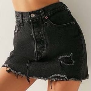 Levi’s Distressed black denim skirt